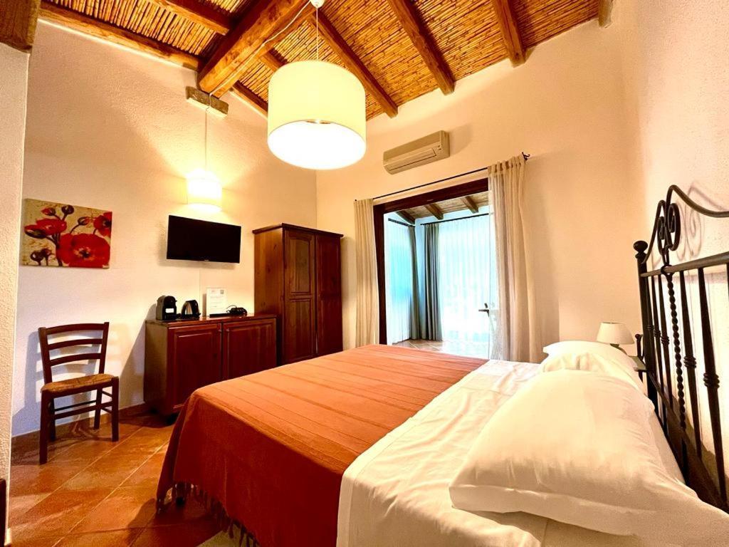 Agriturismo Li Scopi San Teodoro  Exterior photo