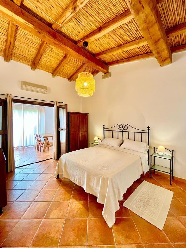 Agriturismo Li Scopi San Teodoro  Exterior photo
